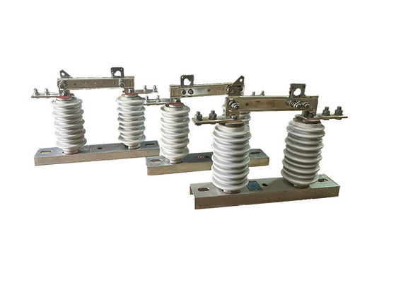 Pengontrol isolasi HookStick Putus Switch 630A/1000A/1250A Overhead High Voltage Vertical Isolator Switch