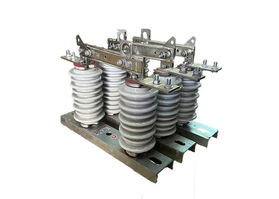 Porcelain High Voltage Electrical Isolator 630A Vertical Break Disconnect Switch Untuk Sistem Distribusi Luar Ruang