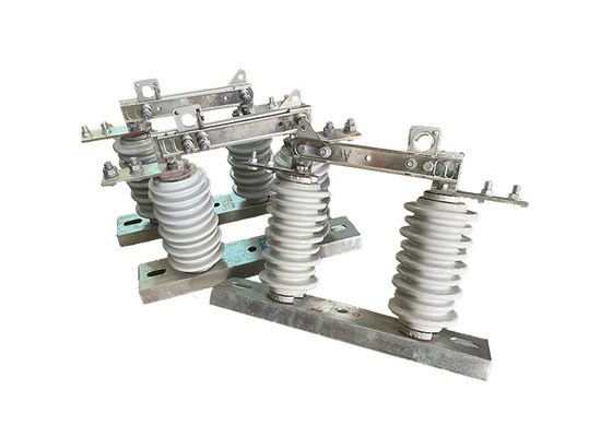 Single Phase High Voltage Disconnector Switch 630A 12kV Porcelain Made Outdoor Disconnector Switch Dengan Operasi Cerdas