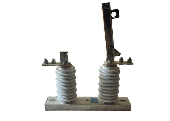 Single Phase High Voltage Isolator Switch Bekerja Efisien Outdoor Disconnector Switch Untuk Sistem Listrik