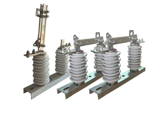 GW9-10 High Voltage Isolator Switch 630A Overhead Line Disconnect Switch Untuk Melindungi Digunakan Dalam Sistem Listrik