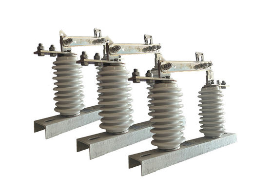 Sistem Listrik Isolator Listrik Tegangan Tinggi Untuk Putus / Menghubungkan Dengan Baja Rostless Tepak